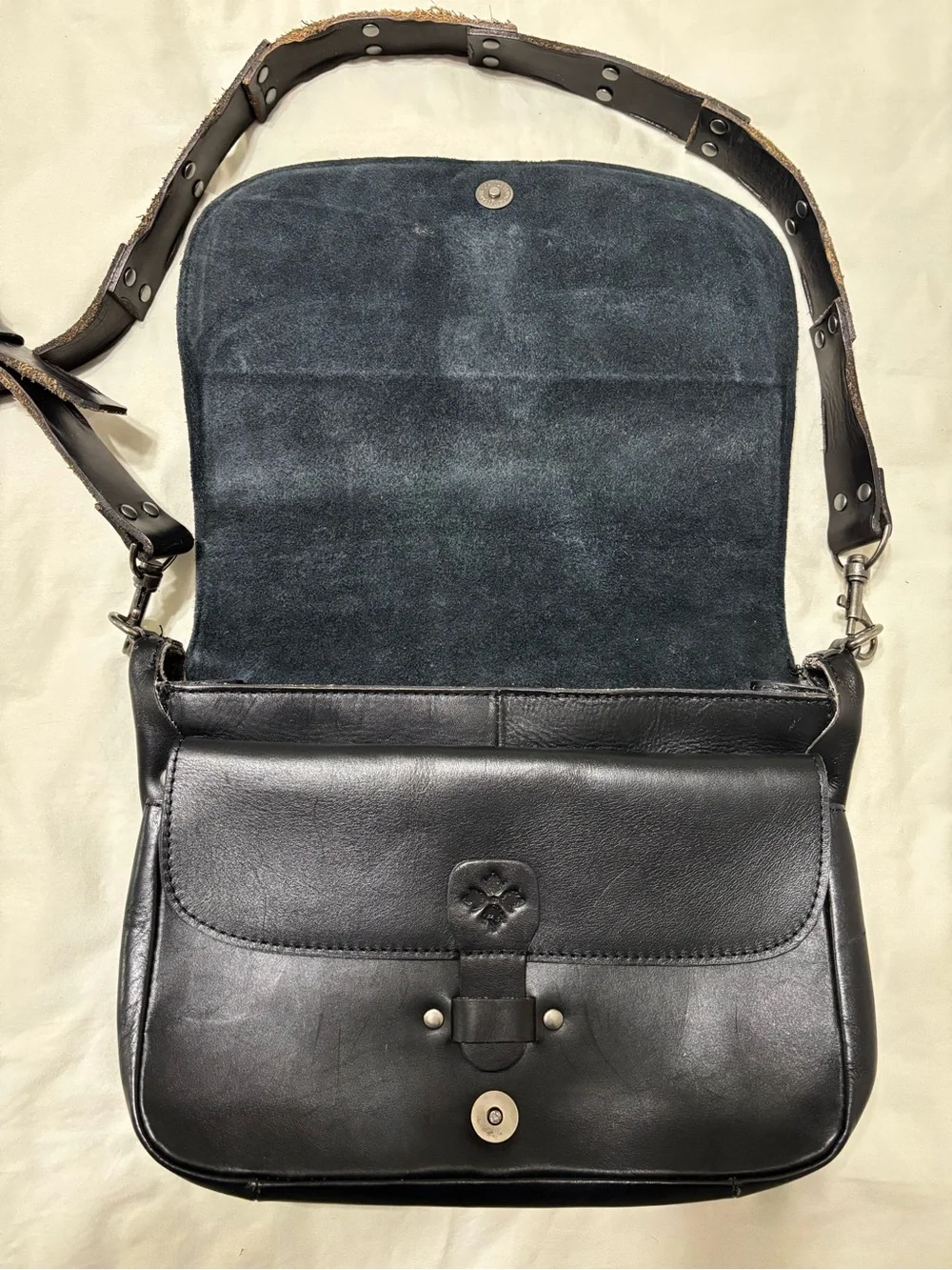 Patricia Nash Black Distressed Leather Studded Crossbody Saddle Bag w/Dust Cover - Picture 3 of 11